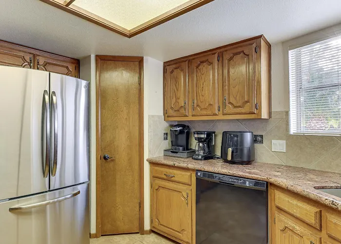 Swim W/ A View! Family Retreat Near Havasu Holiday home *